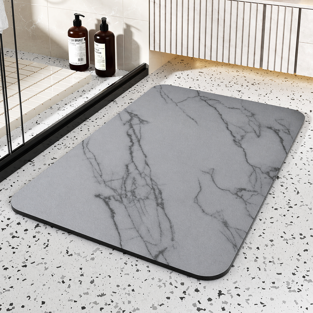 Schnell trocknende Badezimmer-Bodenmatte mit rutschfester Unterseite