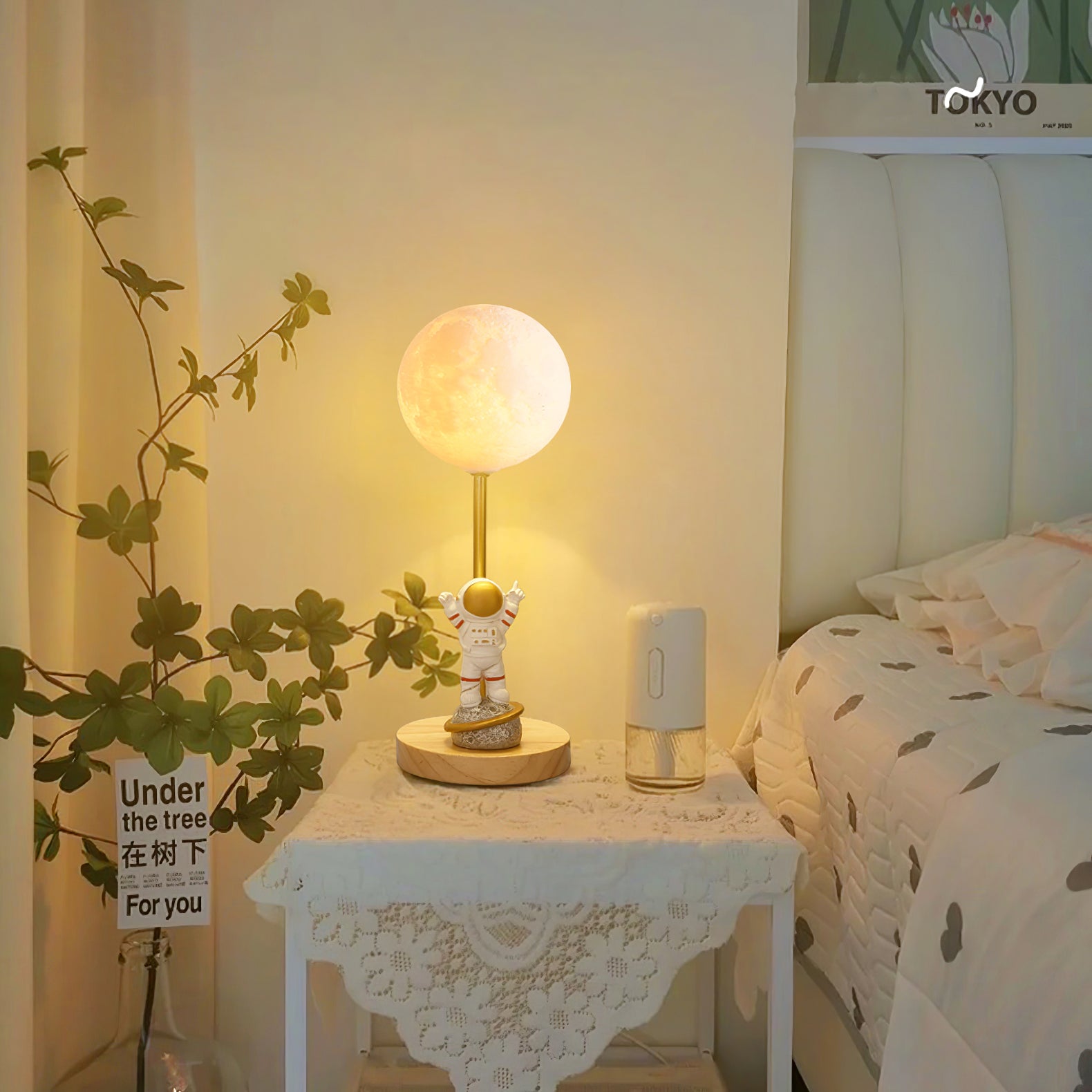 Lunaris Table Lamp