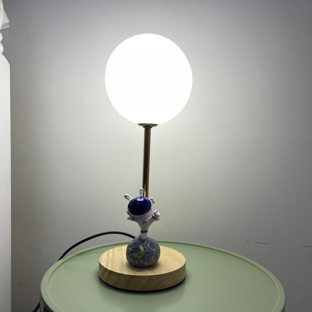 Lunaris Table Lamp