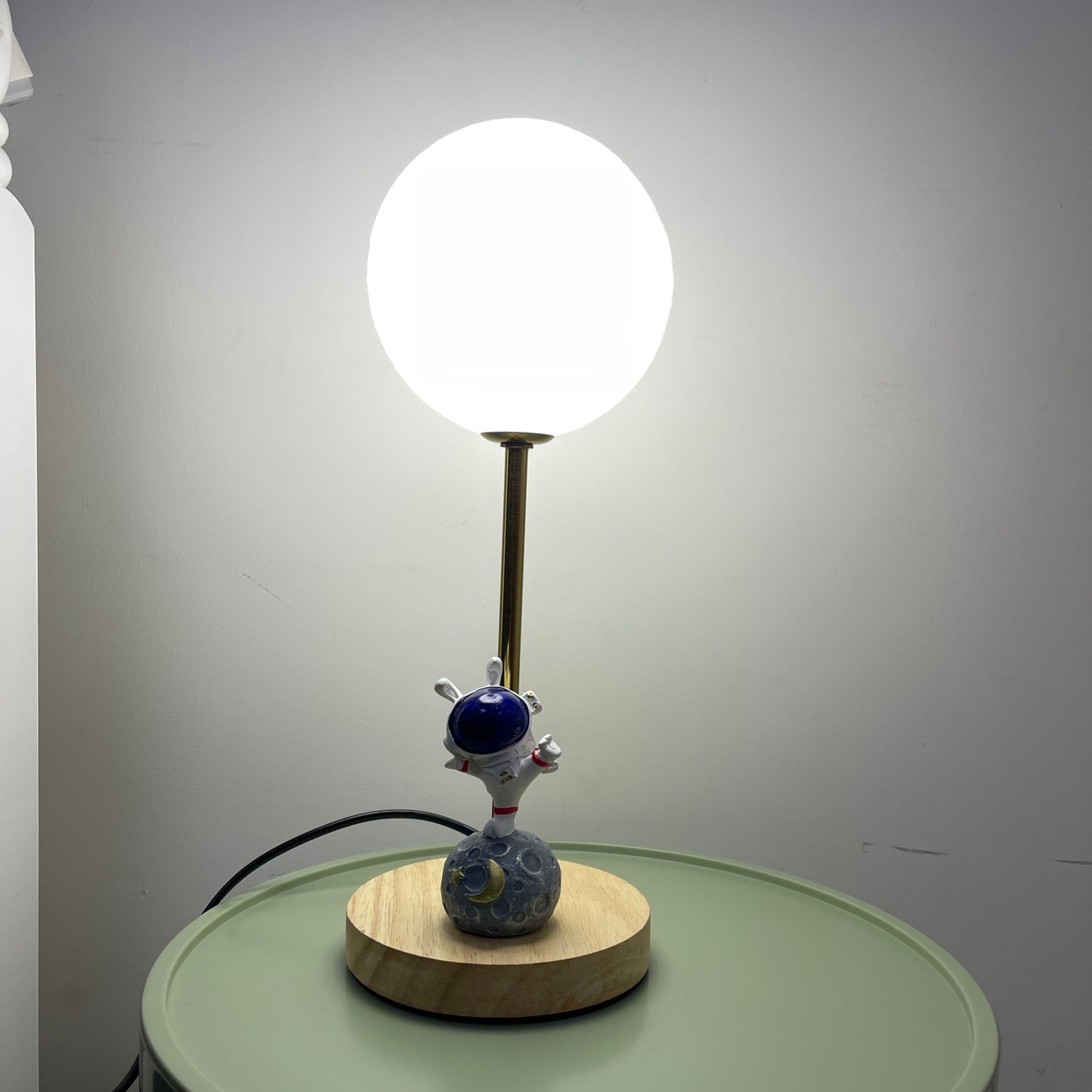 Lunaris Table Lamp