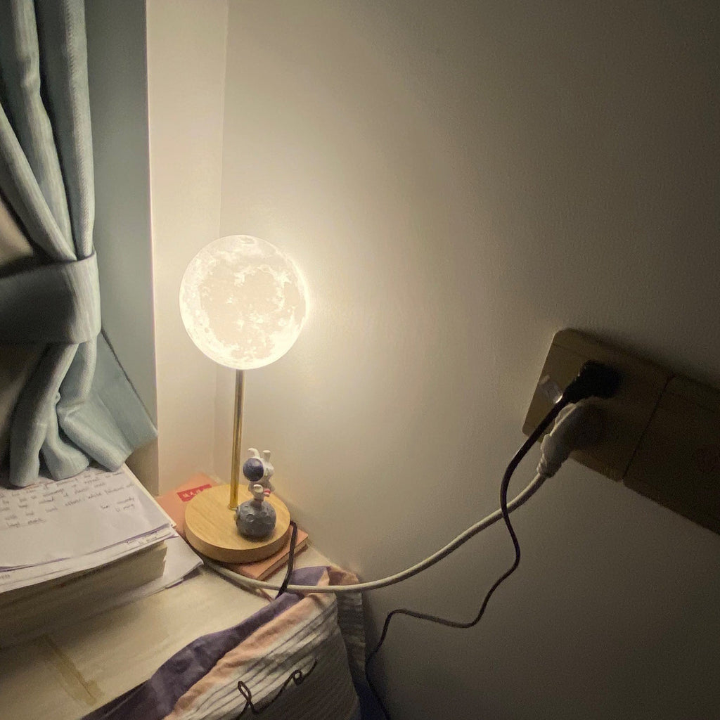 Lunaris Table Lamp