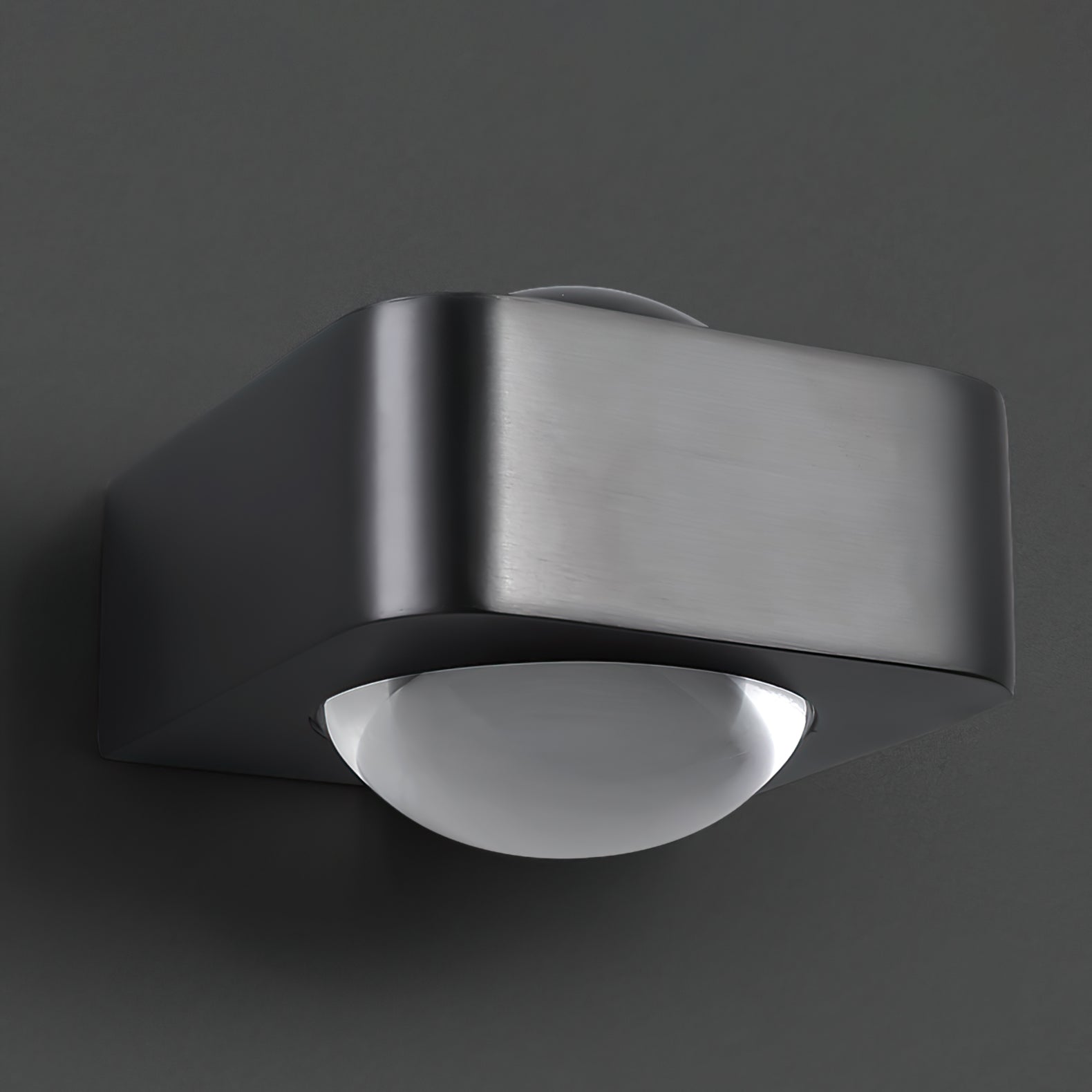Halden Wall Lamp