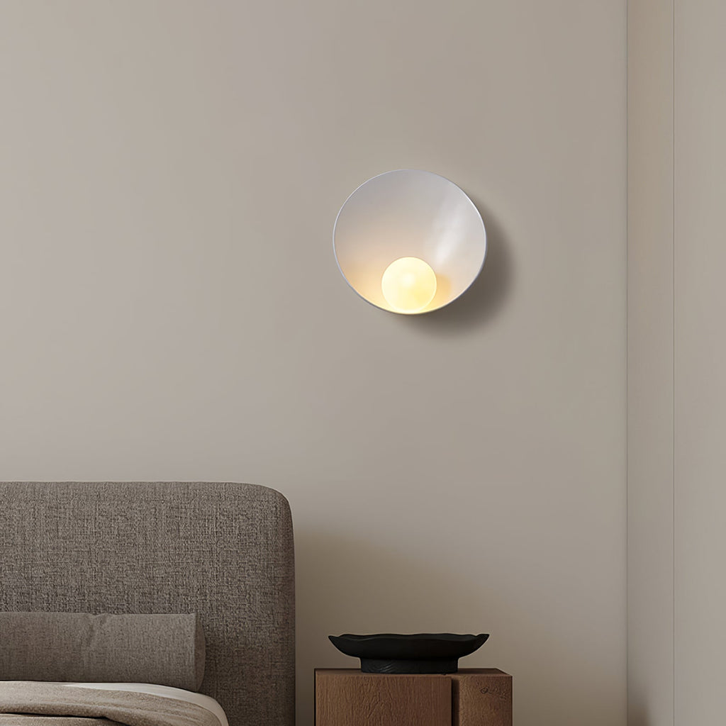 Lunella Wall Lamp