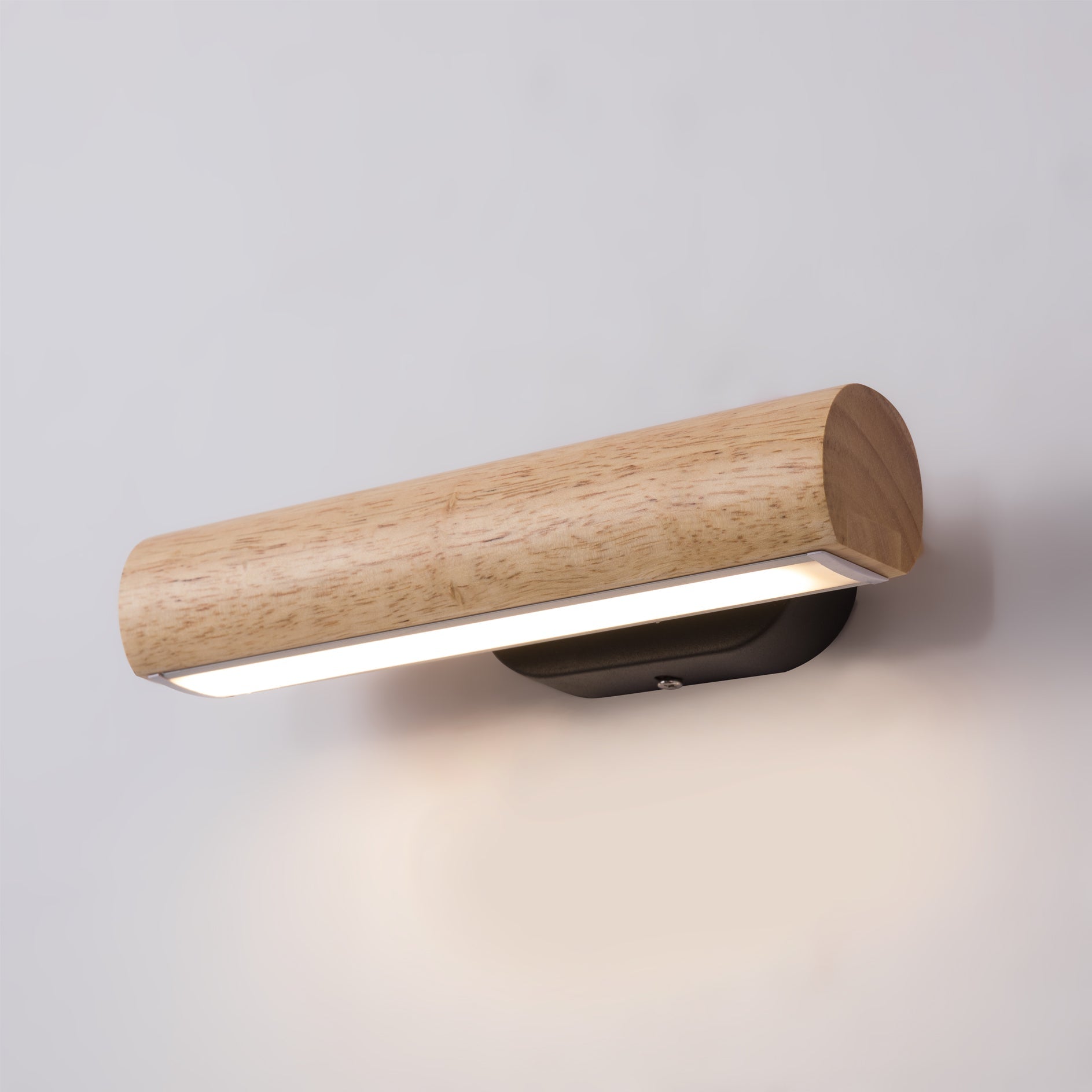 Verano Wall Lamp