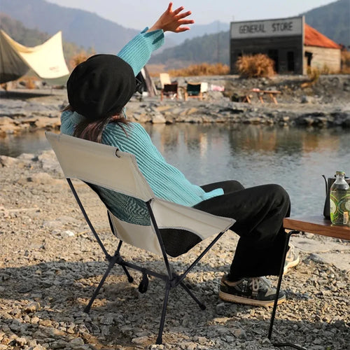 Klappbarer Outdoor-Stuhl mit hoher Rückenlehne und Tragetasche