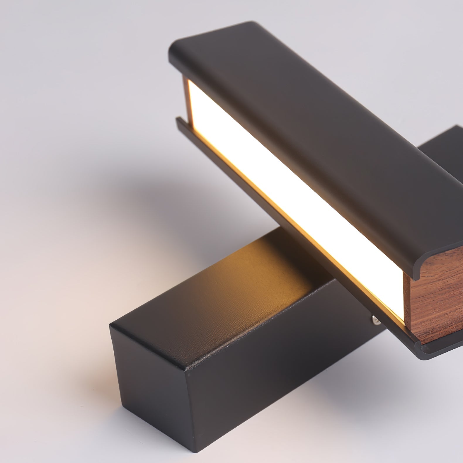 Nordholt Wall Lamp