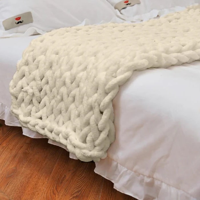 Chunky Knit Throw Blanket with Cozy Cable and Soft Chenille Texture - Image 1