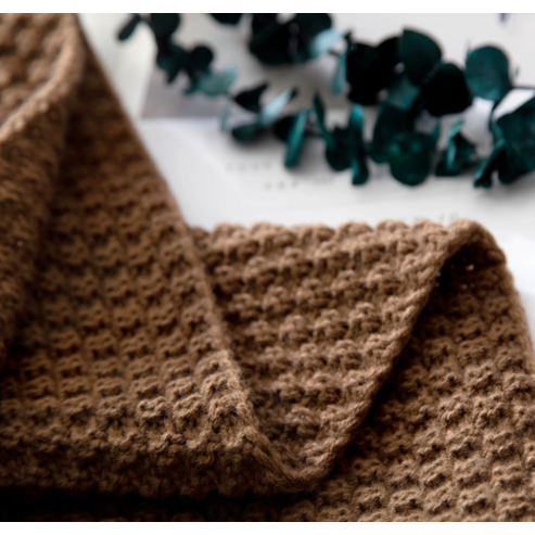 Chunky Knit Throw Blanket with Yarn Texture and Corner Tassels for Sofa - Image 2