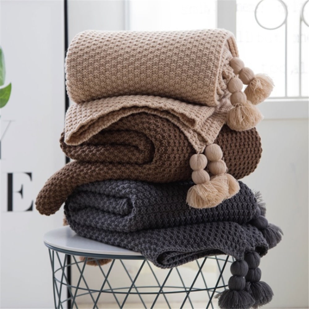 Chunky Knit Throw Blanket with Yarn Texture and Corner Tassels for Sofa - Image 8