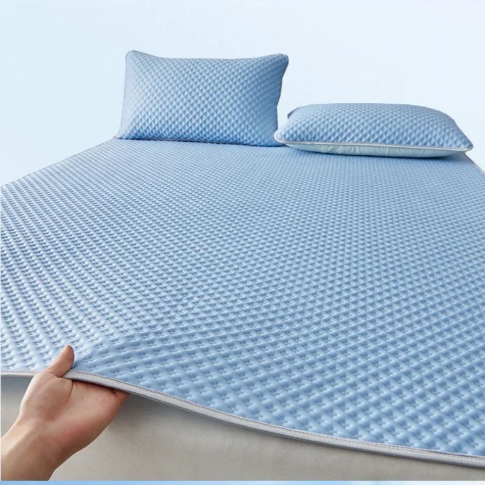 Cooling Mattress Pad Topper with Quilted Texture and Matching Memory Foam Queen - Image 1