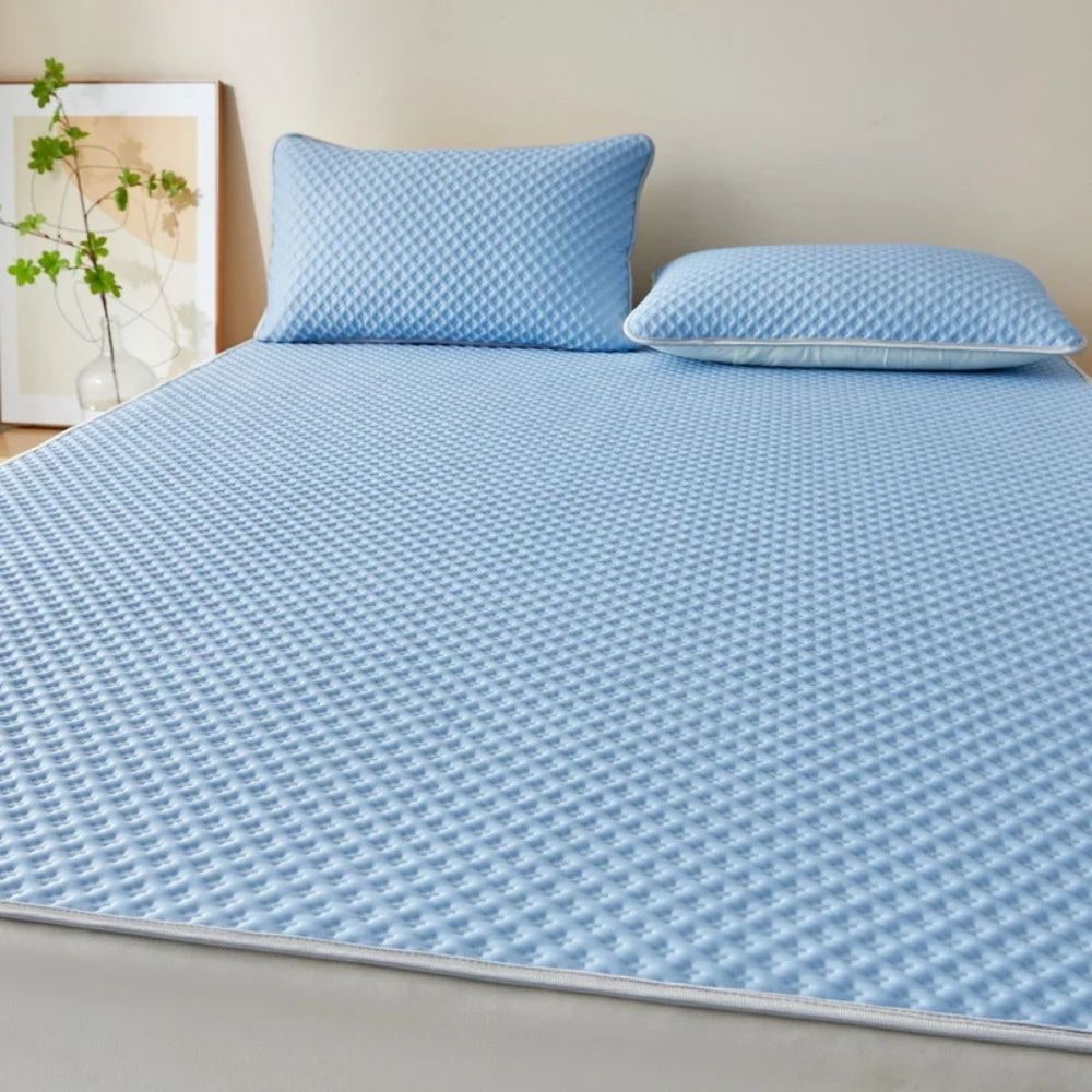Cooling Mattress Pad Topper with Quilted Texture and Matching Memory Foam Queen - Image 7