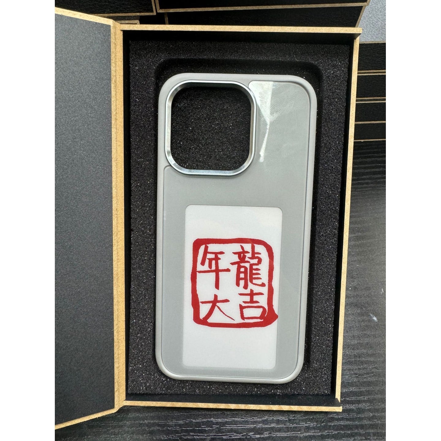 E-Ink Iphone Case with Strap Wallet and Waterproof Pouch Designer Smart Display Cover - Image 8