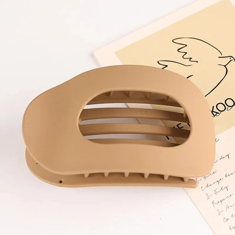 Flat Claw Hair Clip with Matte Finish and Ergonomic Curved Design - Image 10