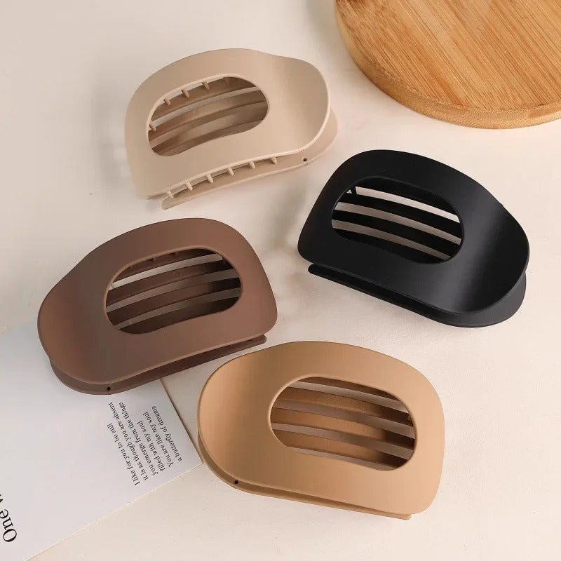 Flat Claw Hair Clip with Matte Finish and Ergonomic Curved Design - Image 4