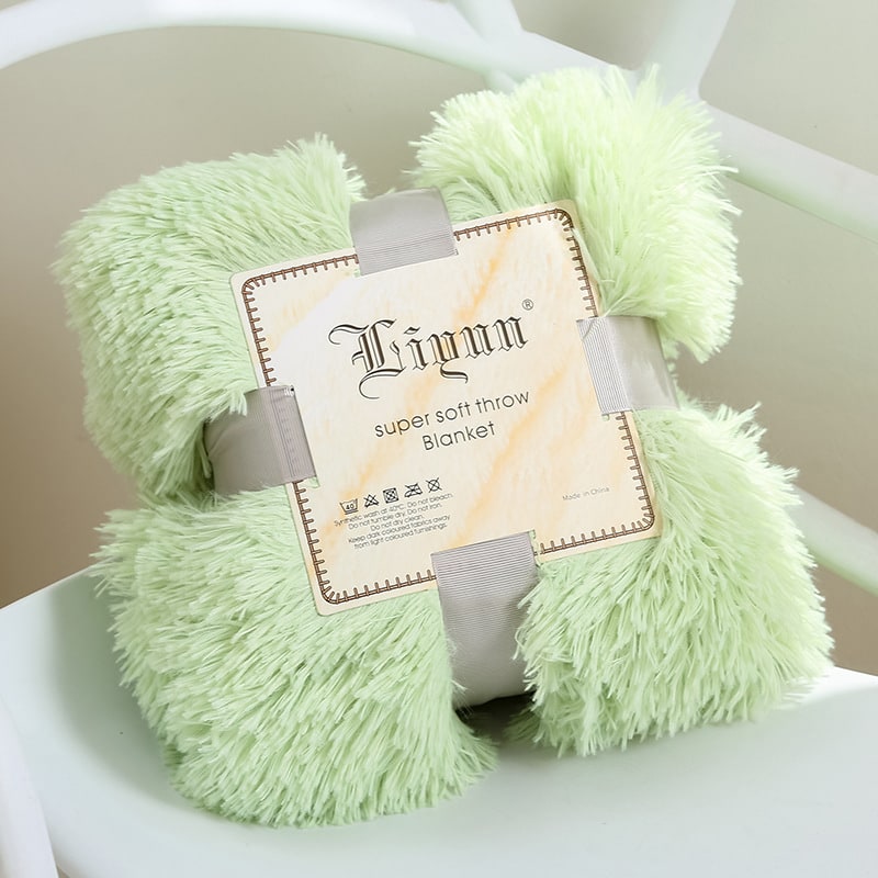 Girls' Faux Fur Throw Blanket with Soft Shaggy Long Pile Texture and Cozy Fluffy Design - Image 4