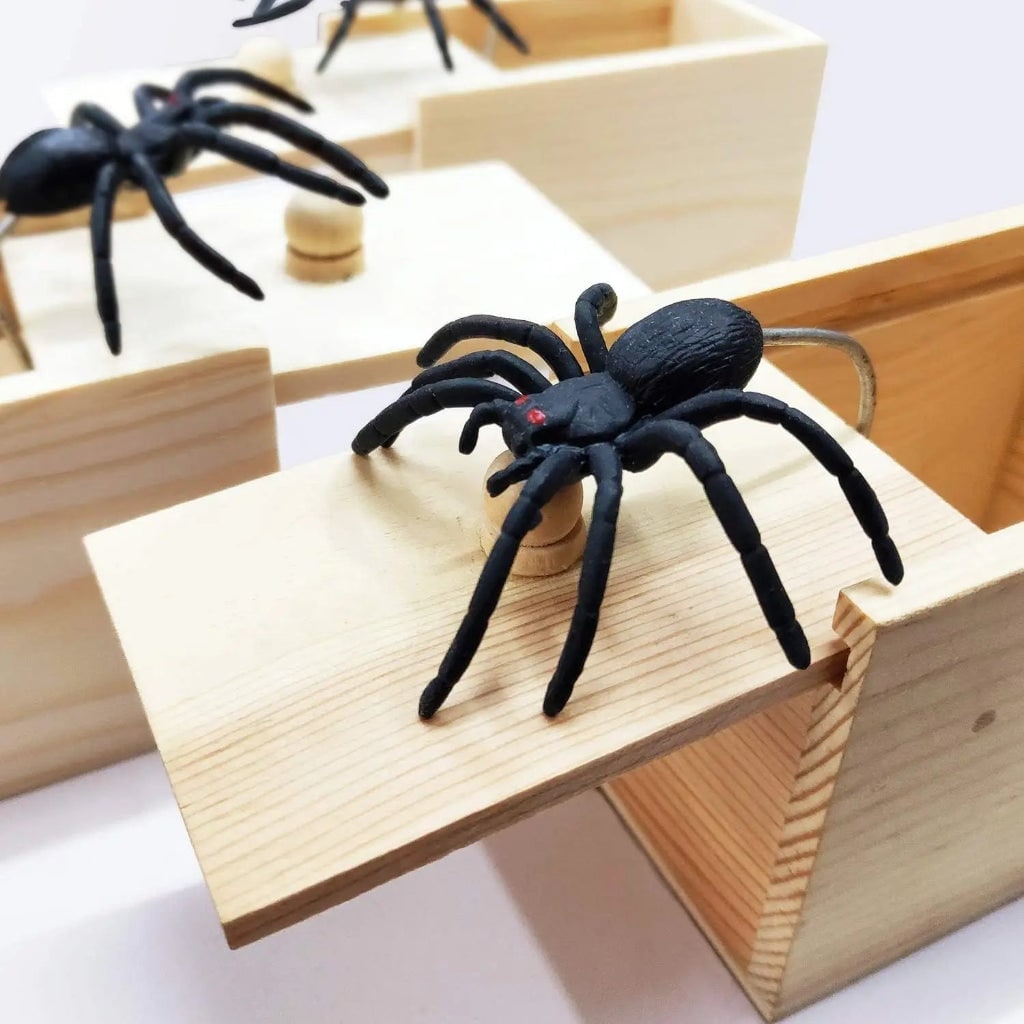 Halloween Gag Gift Prank Box with Pop-Up Spider Surprise for Party Tricks and Practical Jokes - Image 4