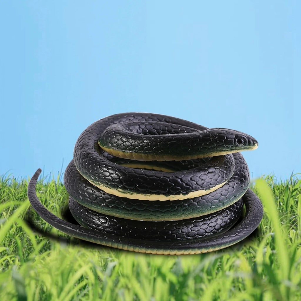 Halloween Realistic Rubber Snake Toy with Molded Scale Texture for Spooky Party Decoration - Image 4