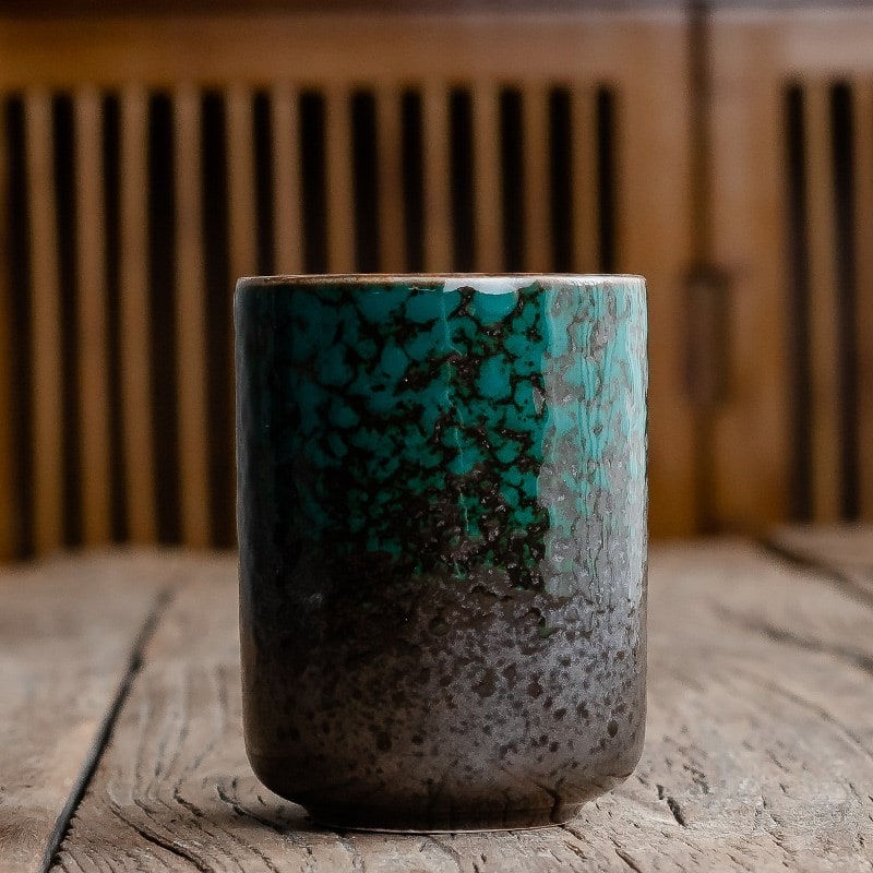 Japanese Teacup with Ceramic Crackle Glaze and Handleless Design for Tea Set In Bulk - Image 2