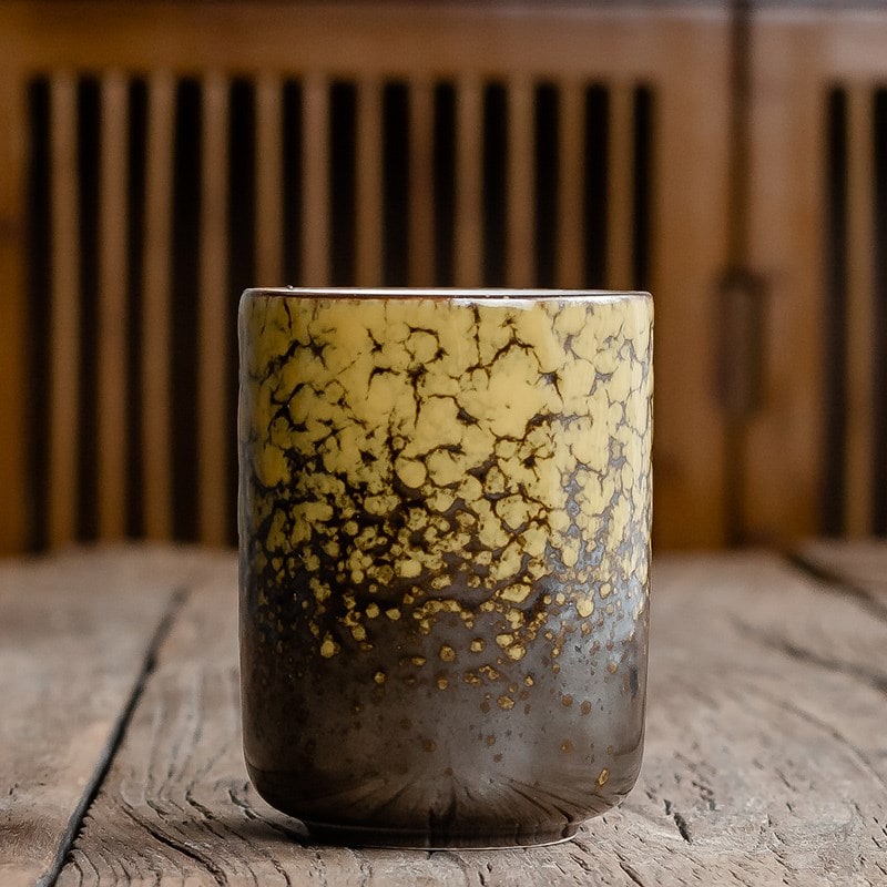 Japanese Teacup with Ceramic Crackle Glaze and Handleless Design for Tea Set In Bulk - Image 5