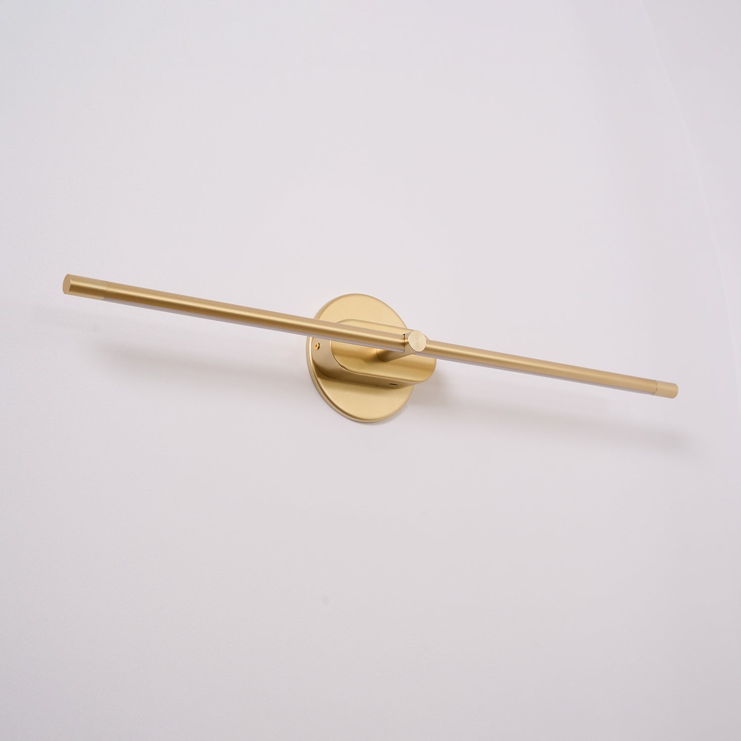 Linear Battery Powered Modern Wall Sconce with Adjustable Pivot and Integrated LED - Image 5