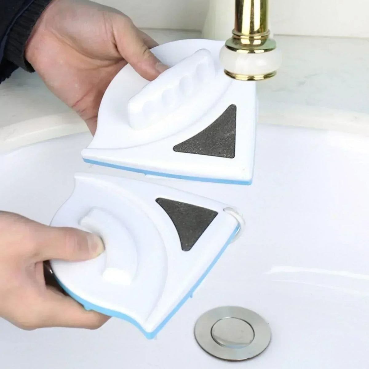 Magnetic Window Cleaner and Cleaning Tool with Double-Sided Squeegee and Safety Cord - Image 10
