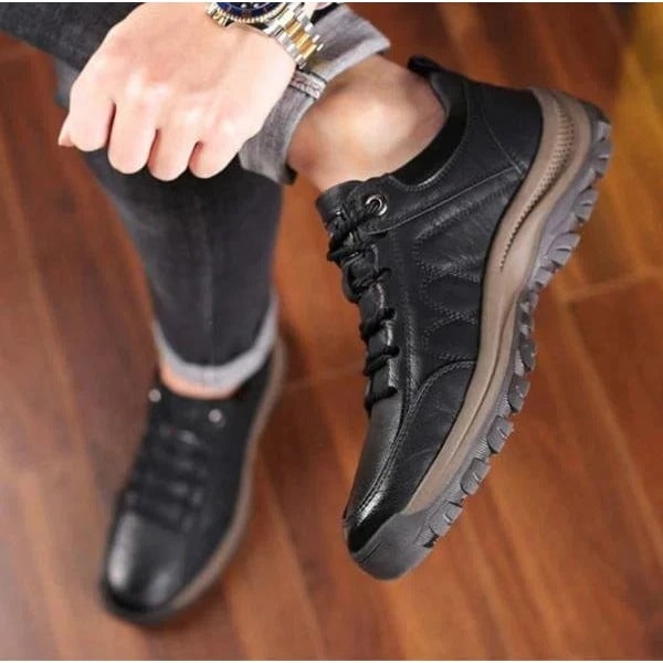 Men's Walking Shoes with Textured Leather and Lugged Rubber Sole - Image 5