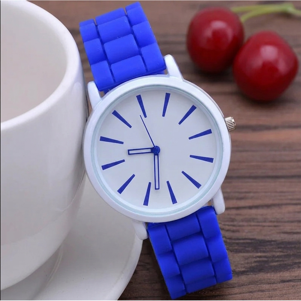 Minimalist Watch with 20 Mm Silicone Strap and Textured Band for Everyday Wear Moon Phase - Image 11