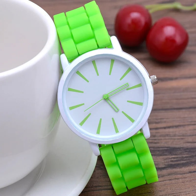 Minimalist Watch with 20 Mm Silicone Strap and Textured Band for Everyday Wear Moon Phase - Image 2