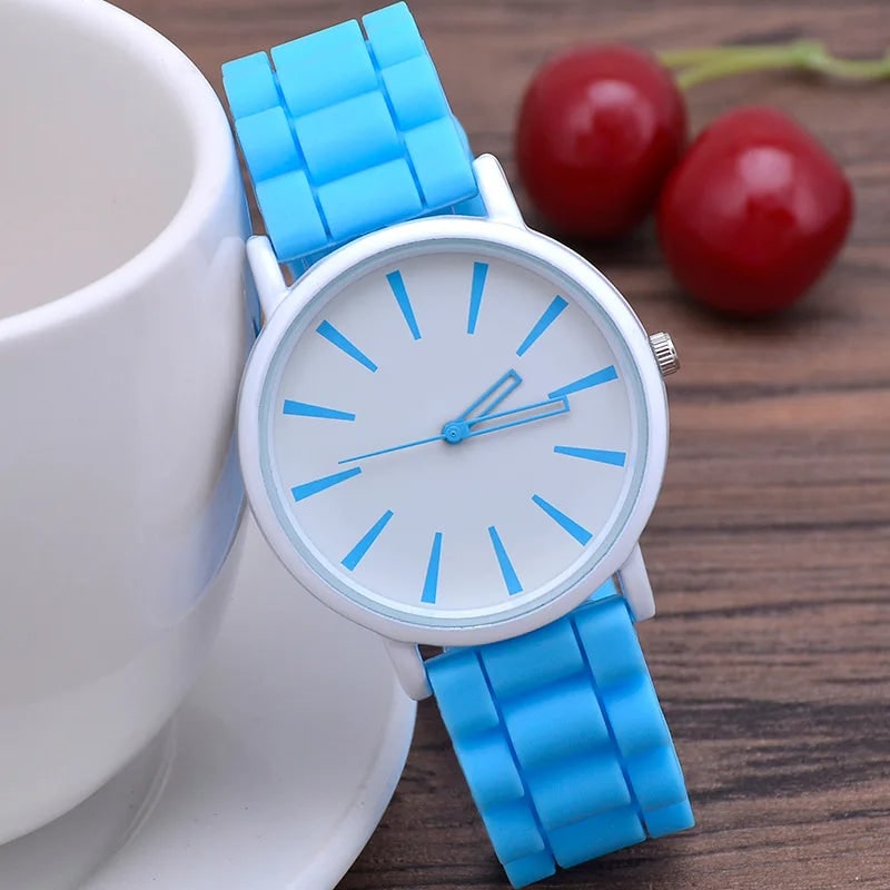 Minimalist Watch with 20 Mm Silicone Strap and Textured Band for Everyday Wear Moon Phase - Image 6