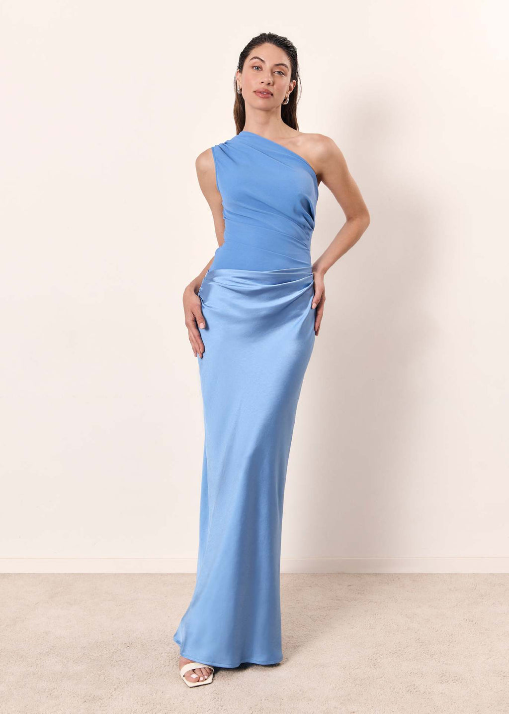 One-Shoulder Satin Long Evening Dress with Ruched Bodice and Column Skirt — styling detail