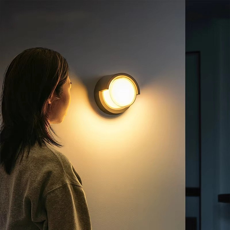 Outdoor Wall Sconce with Motion Sensor and Geometric Metal Frame LED Lighting - Image 7