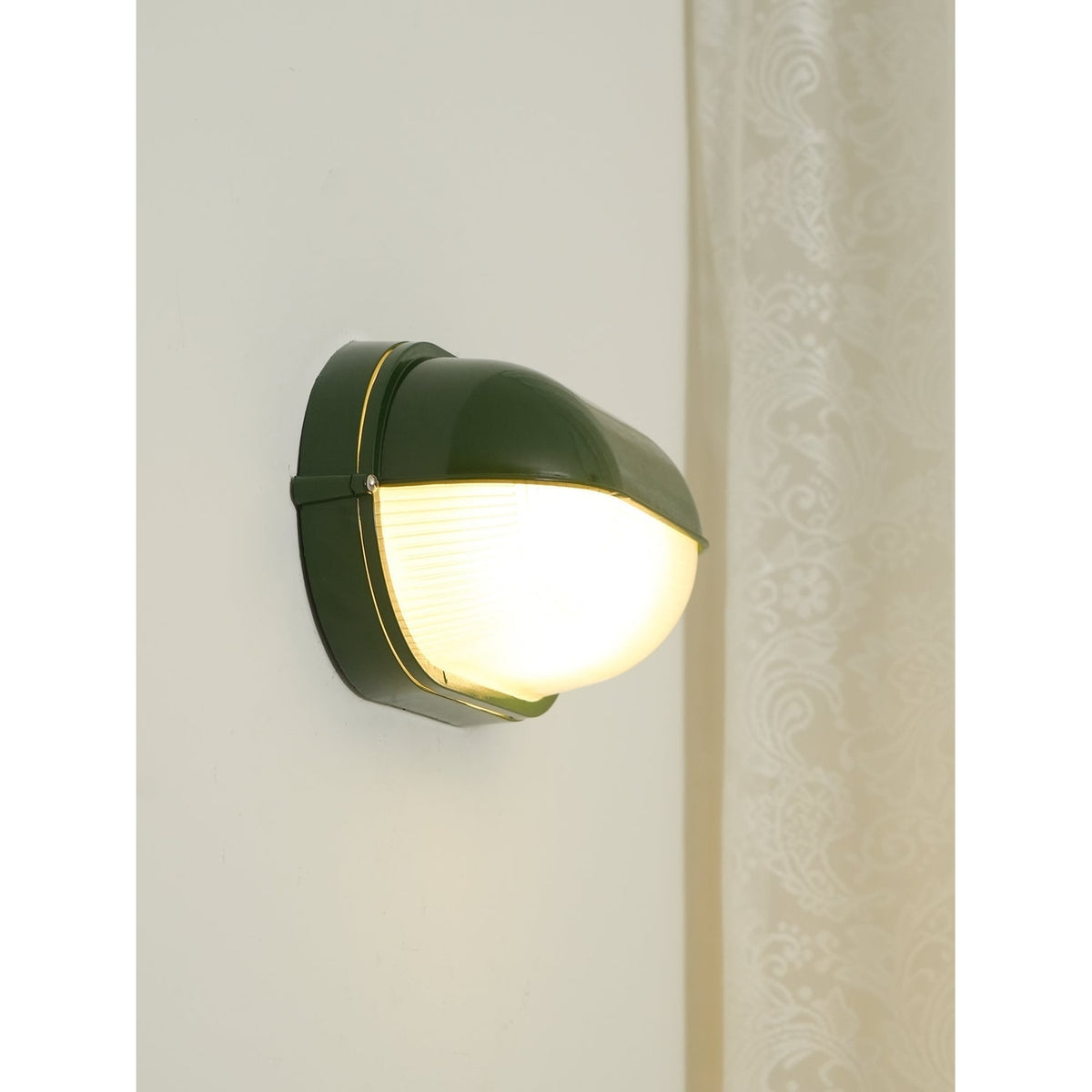 Oval Bulkhead Wall Light with Weather-Resistant Eyelid Cover and Ribbed Glass Diffuser - Image 29