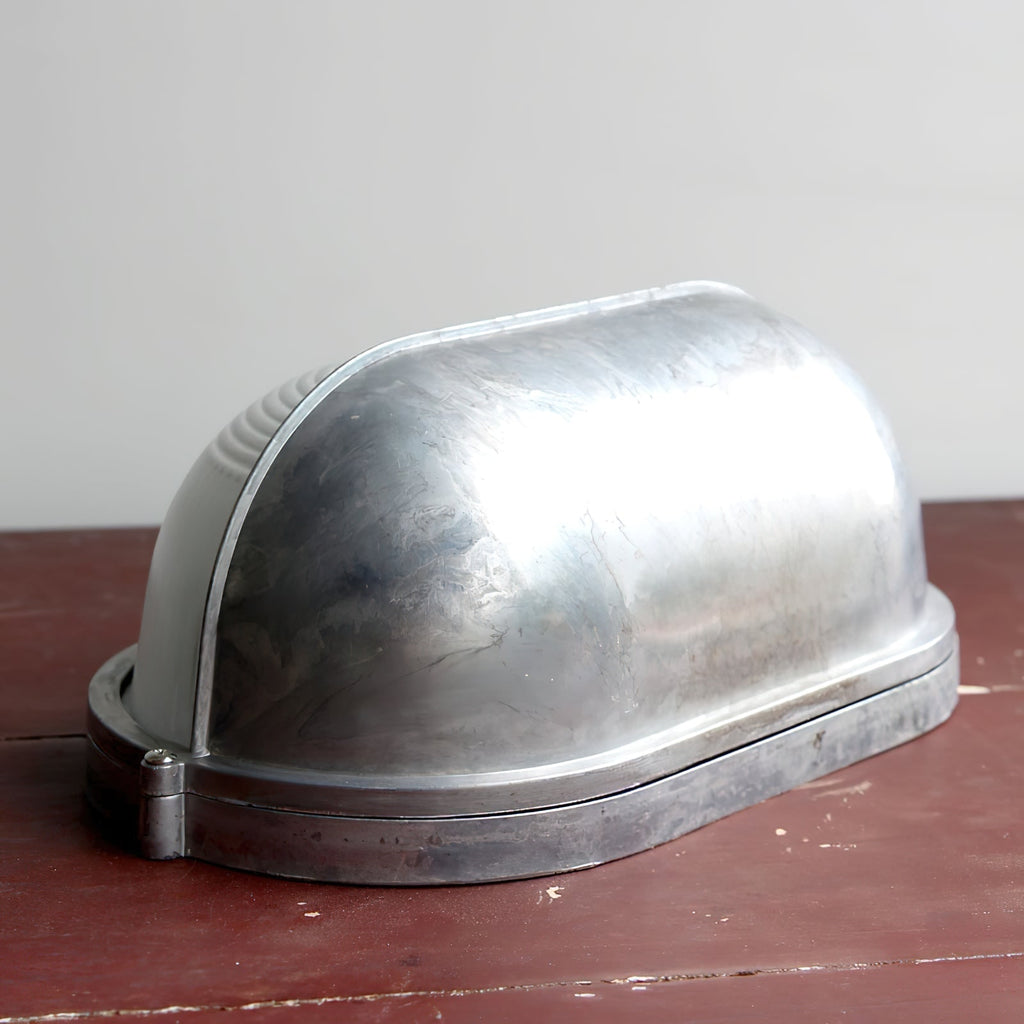 Oval Bulkhead Wall Light with Weather-Resistant Eyelid Cover and Ribbed Glass Diffuser - Image 48