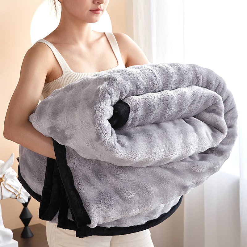 Plush Throw Blanket with Faux Fur Double-Sided Design and Ribbed Texture - Image 2