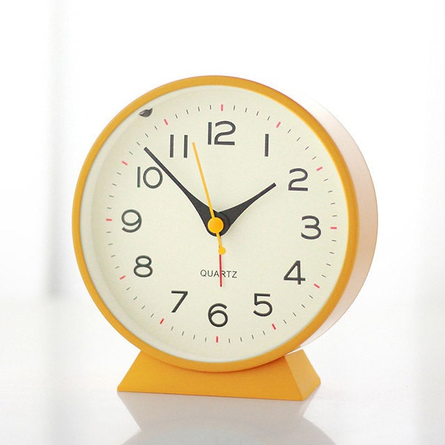 Retro Analog Alarm Clock with Battery Operation Non-Ticking Quartz Movement and Backlight - Image 19