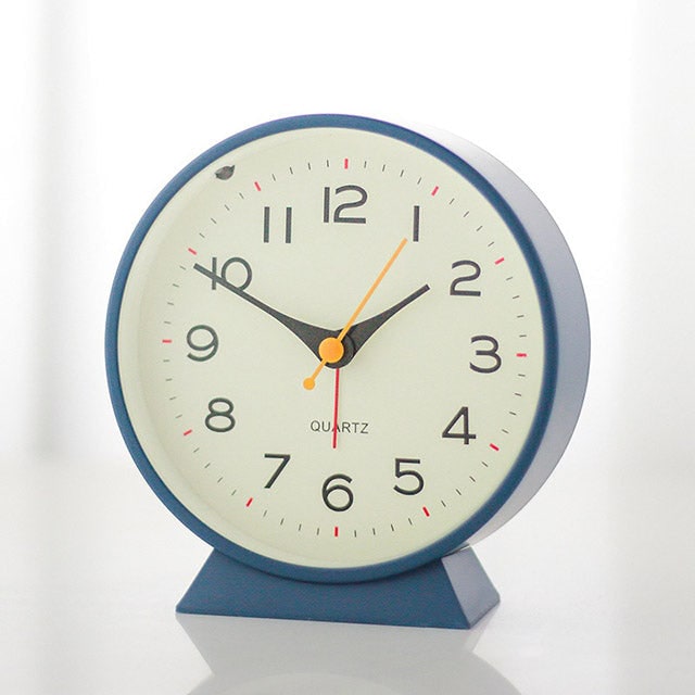 Retro Analog Alarm Clock with Battery Operation Non-Ticking Quartz Movement and Backlight - Image 7
