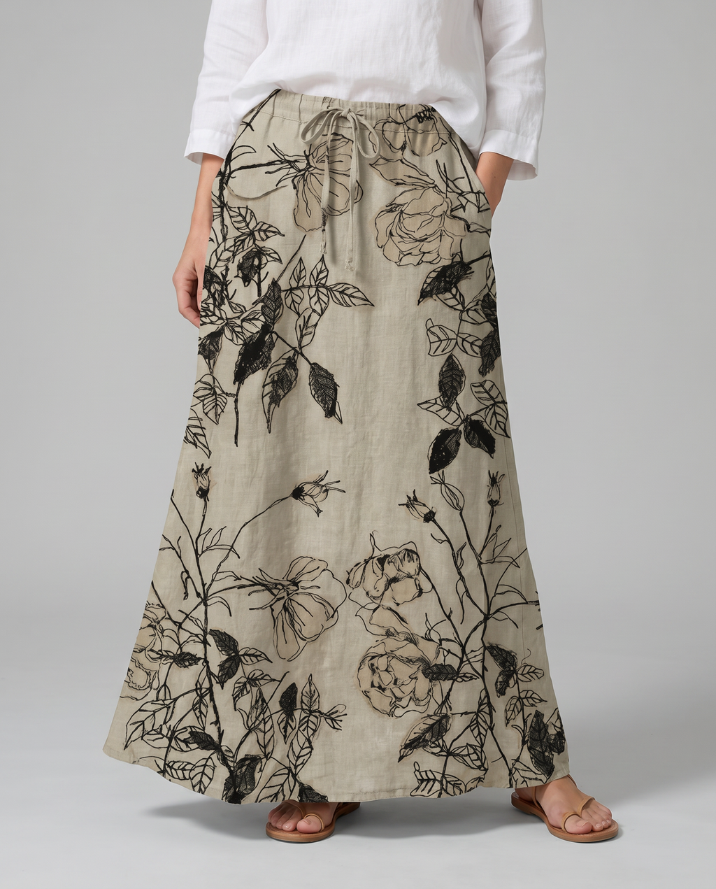 Retro Floral Print Khaki Pocket Skirt with Elastic Waist — model wearing