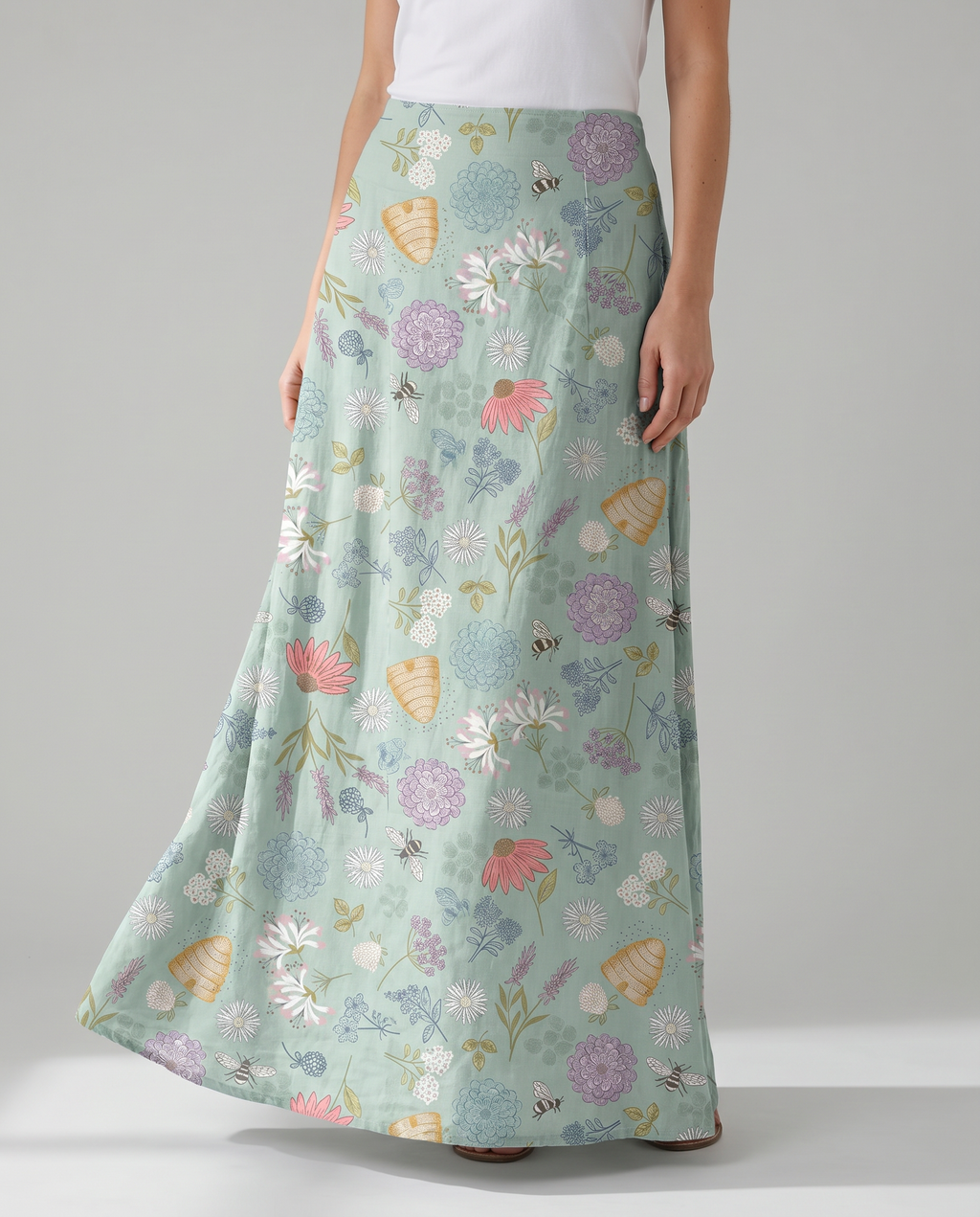 Spring Floral Bumble Bee Print Pocket Skirt — detail view
