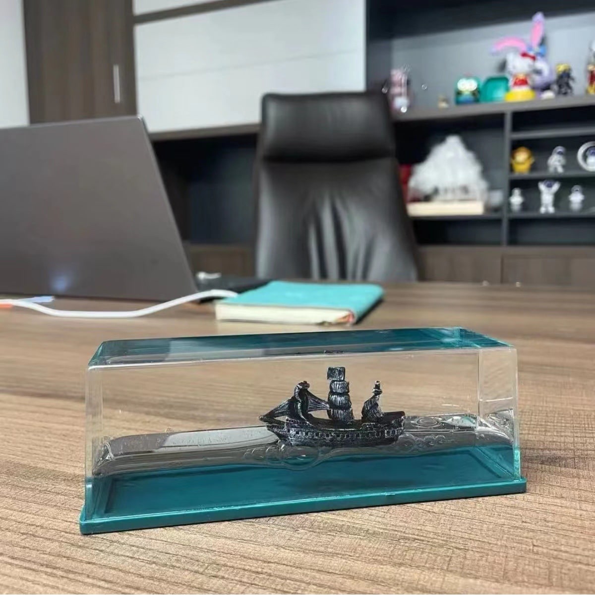 Unsinkable Ship Fluid Wave Paperweight with LED Light and Wooden Base - Image 2