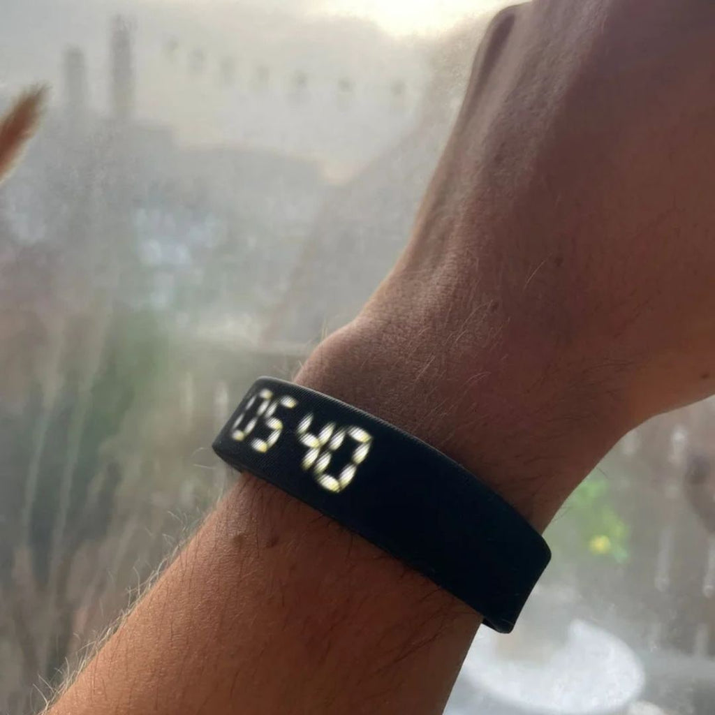 Vibrating Alarm Clock Wristband with LED Display and Silent Alert for Peaceful Wake-Up - Image 2