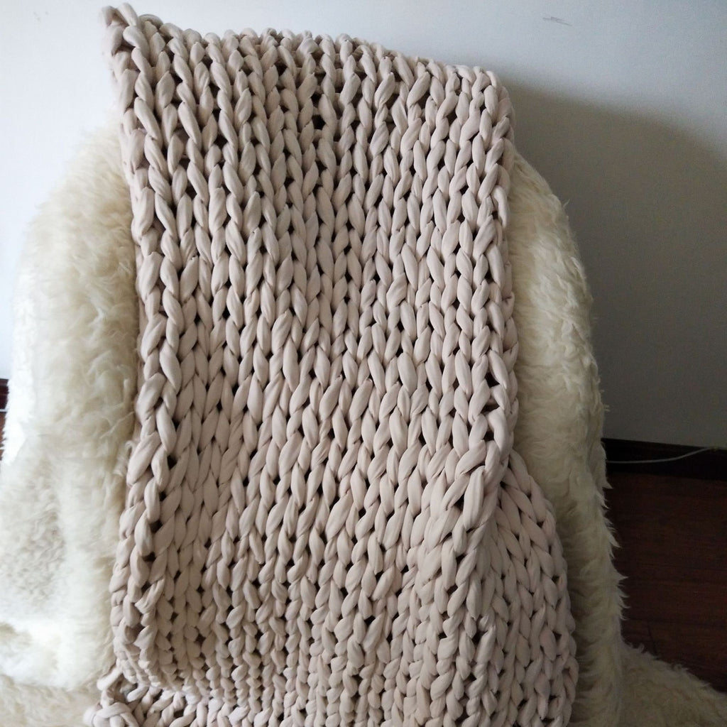 Weighted Chunky Knit Blanket with Hand-Woven Yarn and Braided Borders Finger Knitting - Image 8