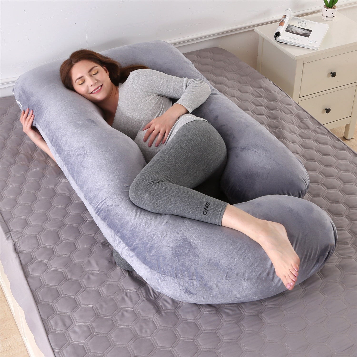 Women's U Shaped Full Body Pregnancy Pillow with Plush Support for Side Sleeping - Image 6